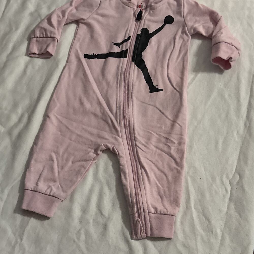 Jordan JDB HBR Jumpman hooded coverall in pink 3-6 Months - Picture 2 of 5